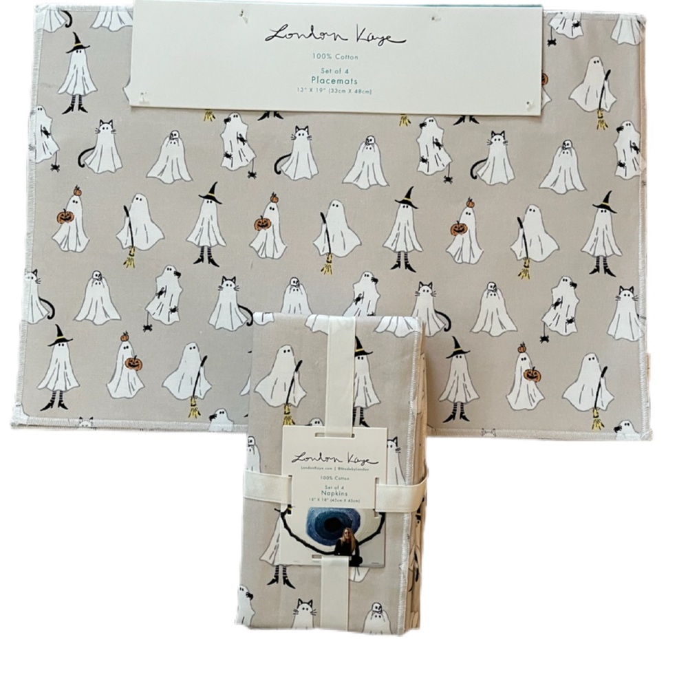 Lot of 2 London Kaye! Halloween 4 Napkins & 4 Placemats! “Ghostly Dreams print”.
